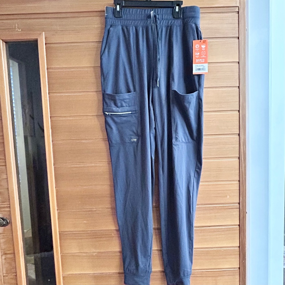 NWT Barco One Size S Women’s Pocket Drawcord WB Jogger Steel Scrubs